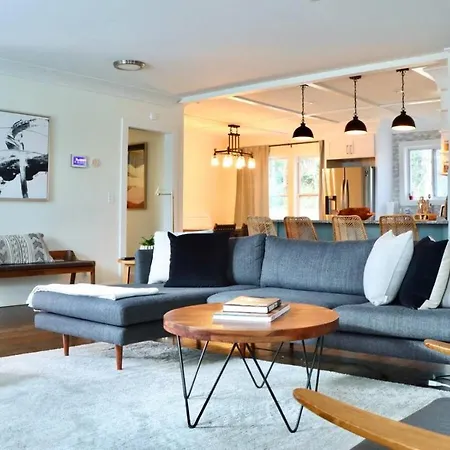 The Monopoly House - Your Ideal Retreat In The Heart Of Atlanta